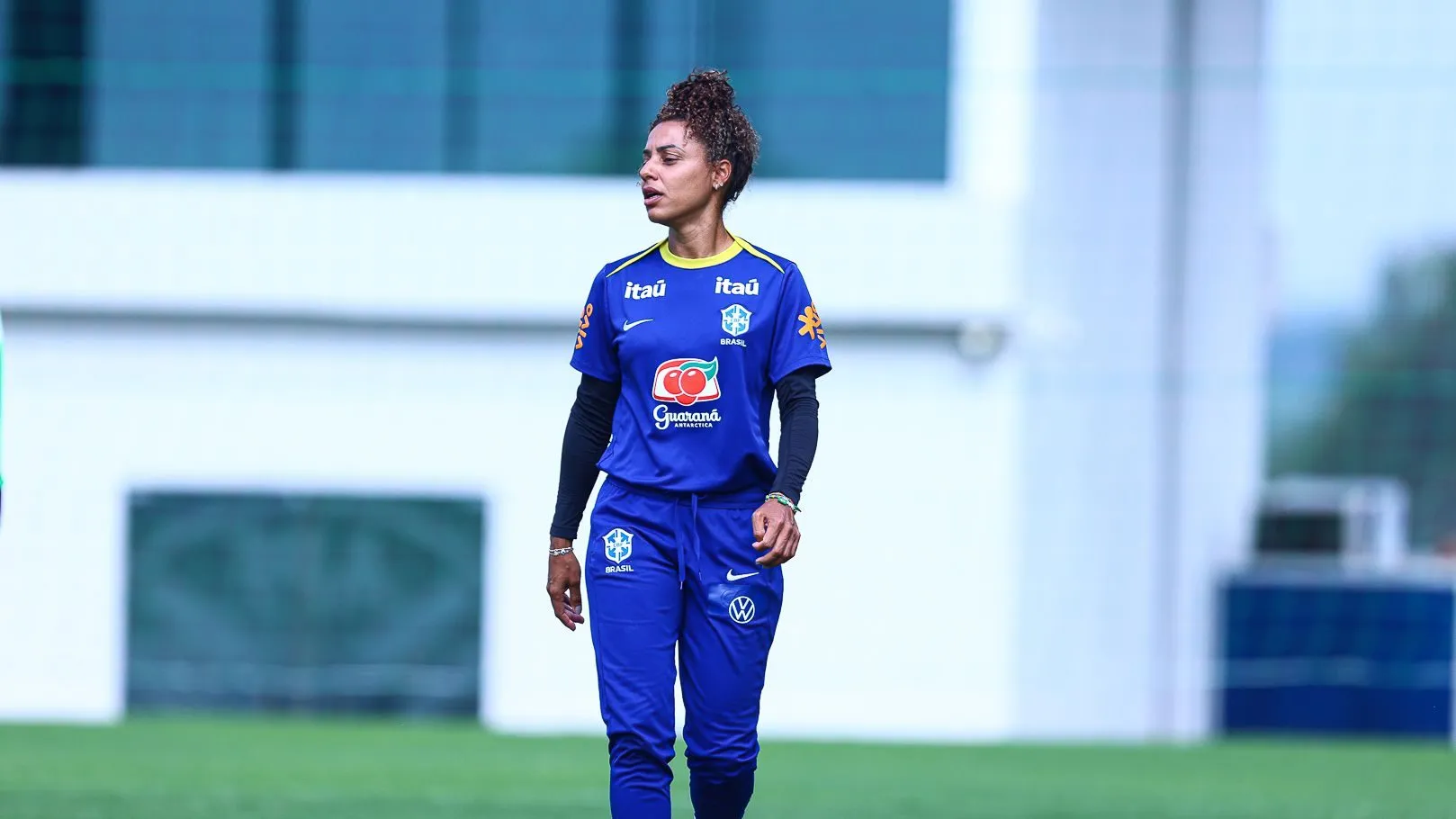 Rilany Silva durante treino da Seleção Feminina Sub-17 no Paraguai