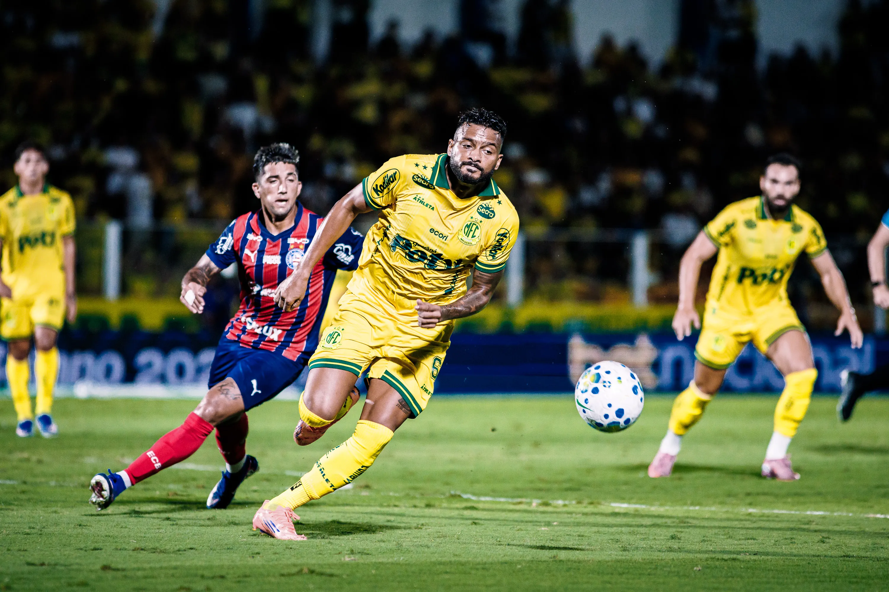 Reinaldo jogador do Mirassol durante partida contra o Bahia no estádio Jose Maria de Campos Maia pelo campeonato Brasileiro A 2026. Foto: CLÉDER DAMASCENO/RP FOTOPRESS/AGIF