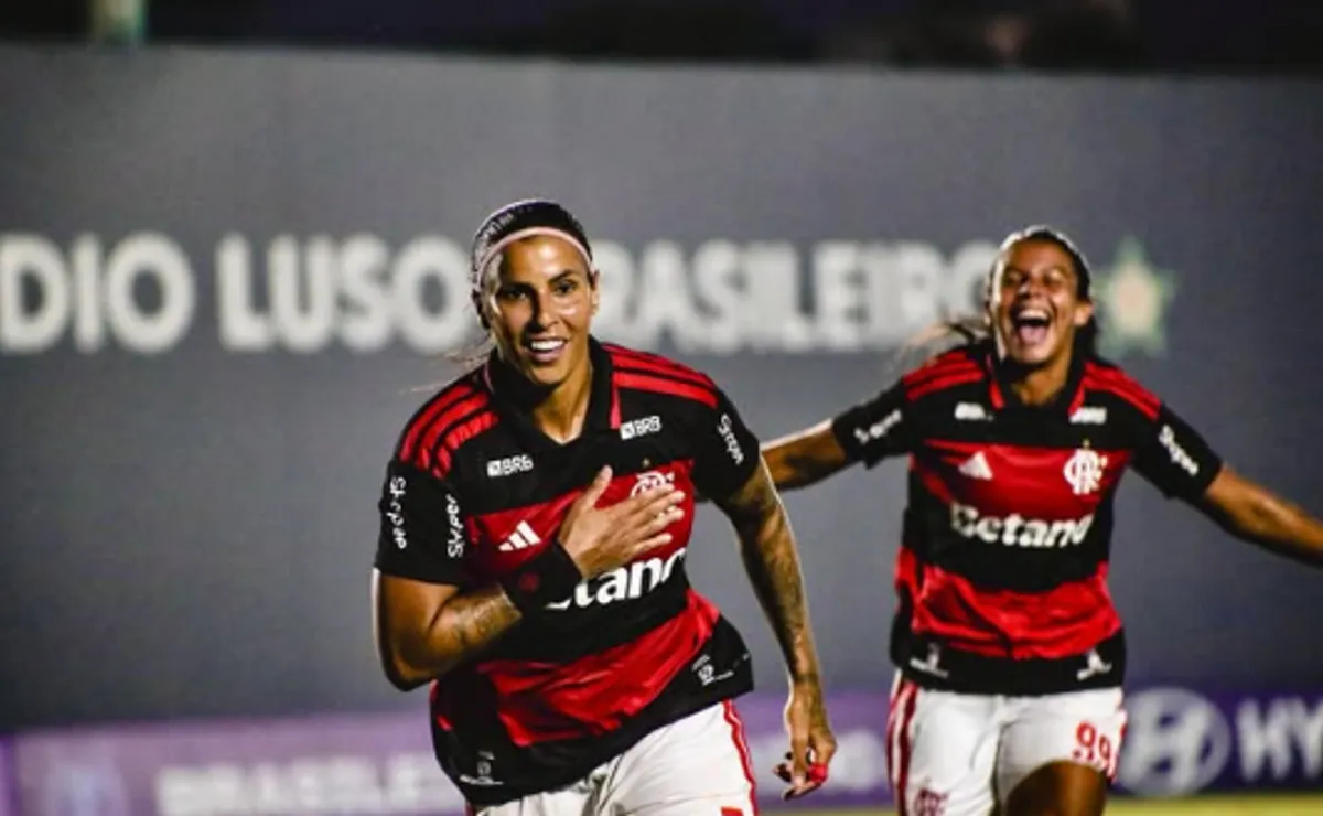 Flamengo bate Vitória e segue na cola dos primeiros colocados do Brasileirão Feminino