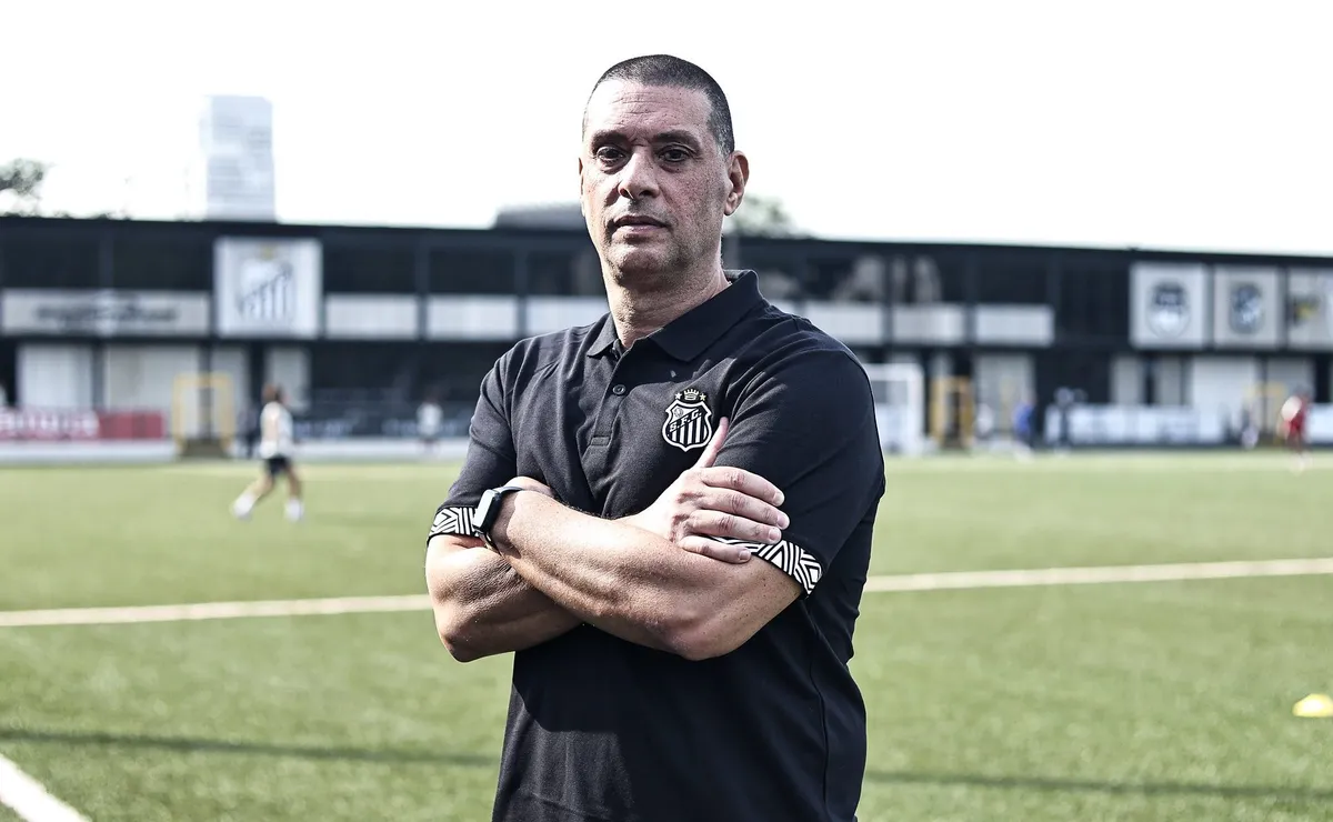 Santos anuncia a contratação do treinador Marcelo Frigerio para a equipe de futebol feminino