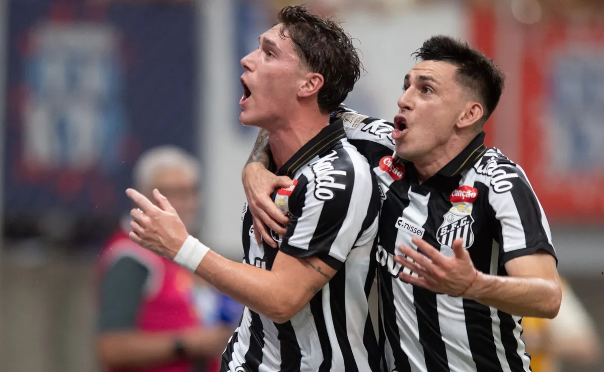 Rollheiser chama a responsabilidade e marca dois gols de pênaltis em Bahia x Santos