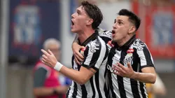 Benjamín Rollheiser comemora gol em jogo do Santos contra o Bahia.