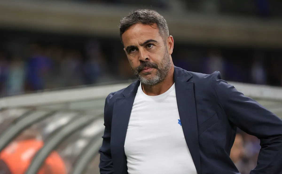 Artur Jorge critica gramado do Baenão e mexe no Cruzeiro em vitória apertada fora de casa
