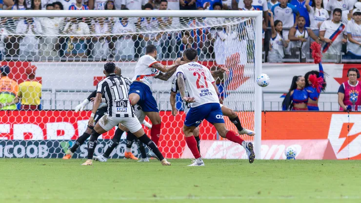 Willian Jose, jogador do Bahia durante partida contra o Santos no estadio Arena Fonte Nova pelo campeonato Brasileiro A 2026. Foto: Marcio Jose/AGIF