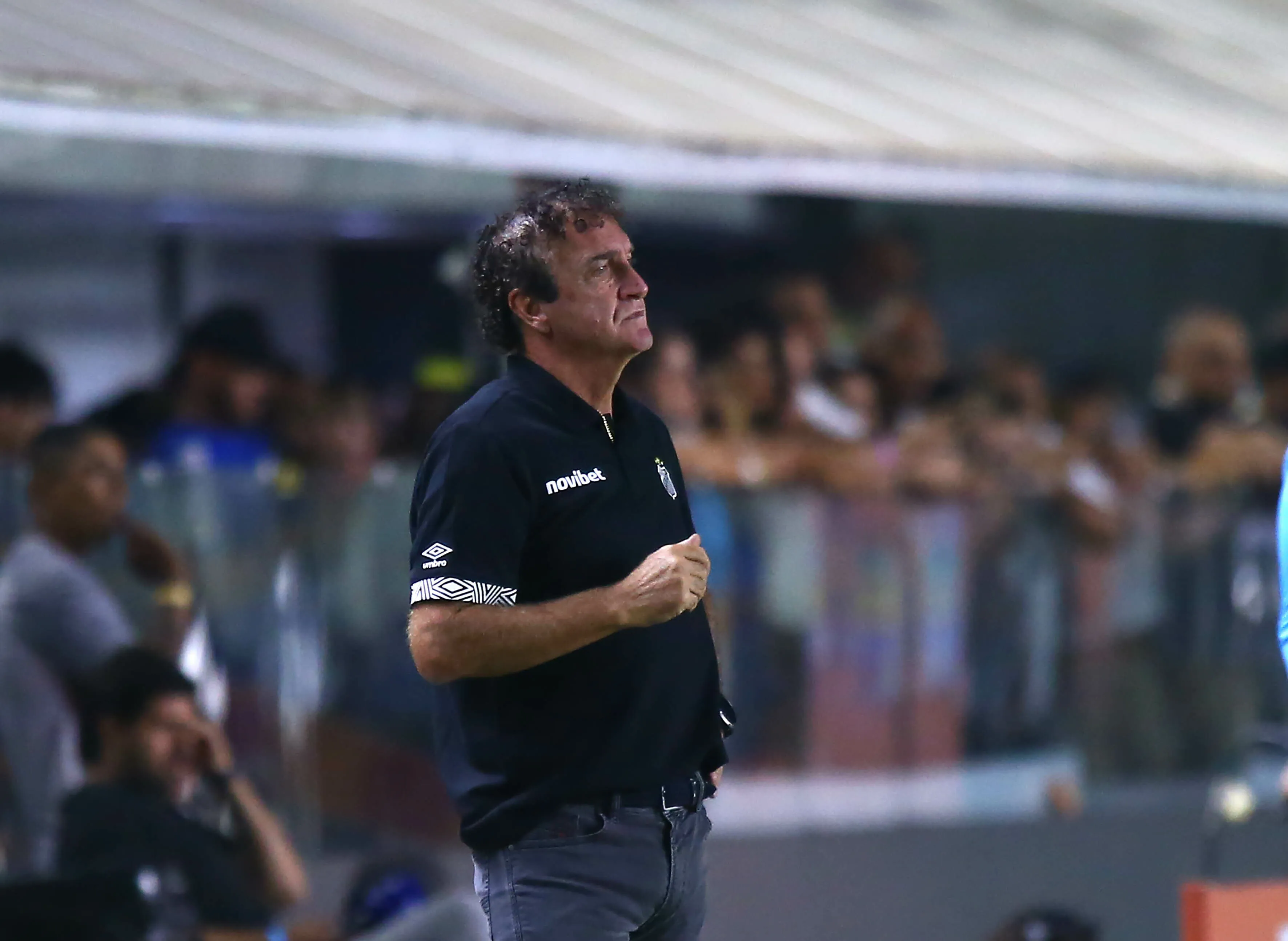 SP – SANTOS – 22/04/2026 – COPA DO BRASIL 2026, SANTOS X CORITIBA – Cuca tecnico do Santos durante partida contra o Coritiba no estadio Vila Belmiro pelo campeonato Copa Do Brasil 2026. Foto: Mauricio De Souza/AGIF