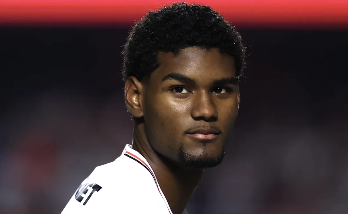 Vasco se movimenta no mercado e mira contratação de Lucas Ferreira, do Shakhtar Donetsk