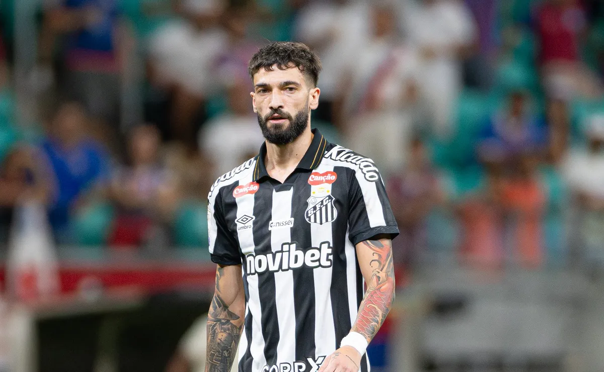 Cuca justifica escolha por Lautaro Díaz e detalha erro decisivo no empate do Santos