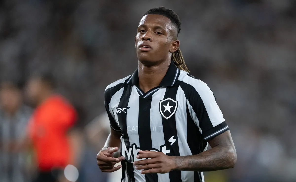 Danilo revela expectativa por convocação e comenta relação com Ancelotti após empate do Botafogo