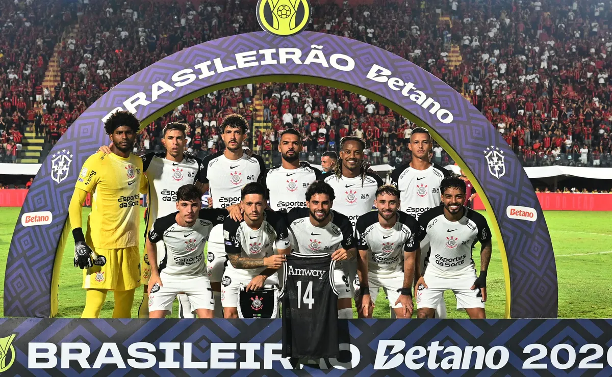 Corinthians enfrenta o Vasco pelo Brasileirão com pendurados, incluindo Garro e Gustavo Henrique