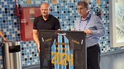 Homenagem do Grêmio ao Coritiba. Foto: Diego Torbes / Bolavip Brasil