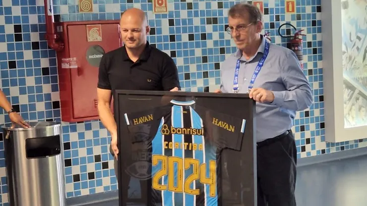 Homenagem do Grêmio ao Coritiba. Foto: Diego Torbes / Bolavip Brasil