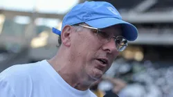 John Textor fez publicação sobre o zagueiro.