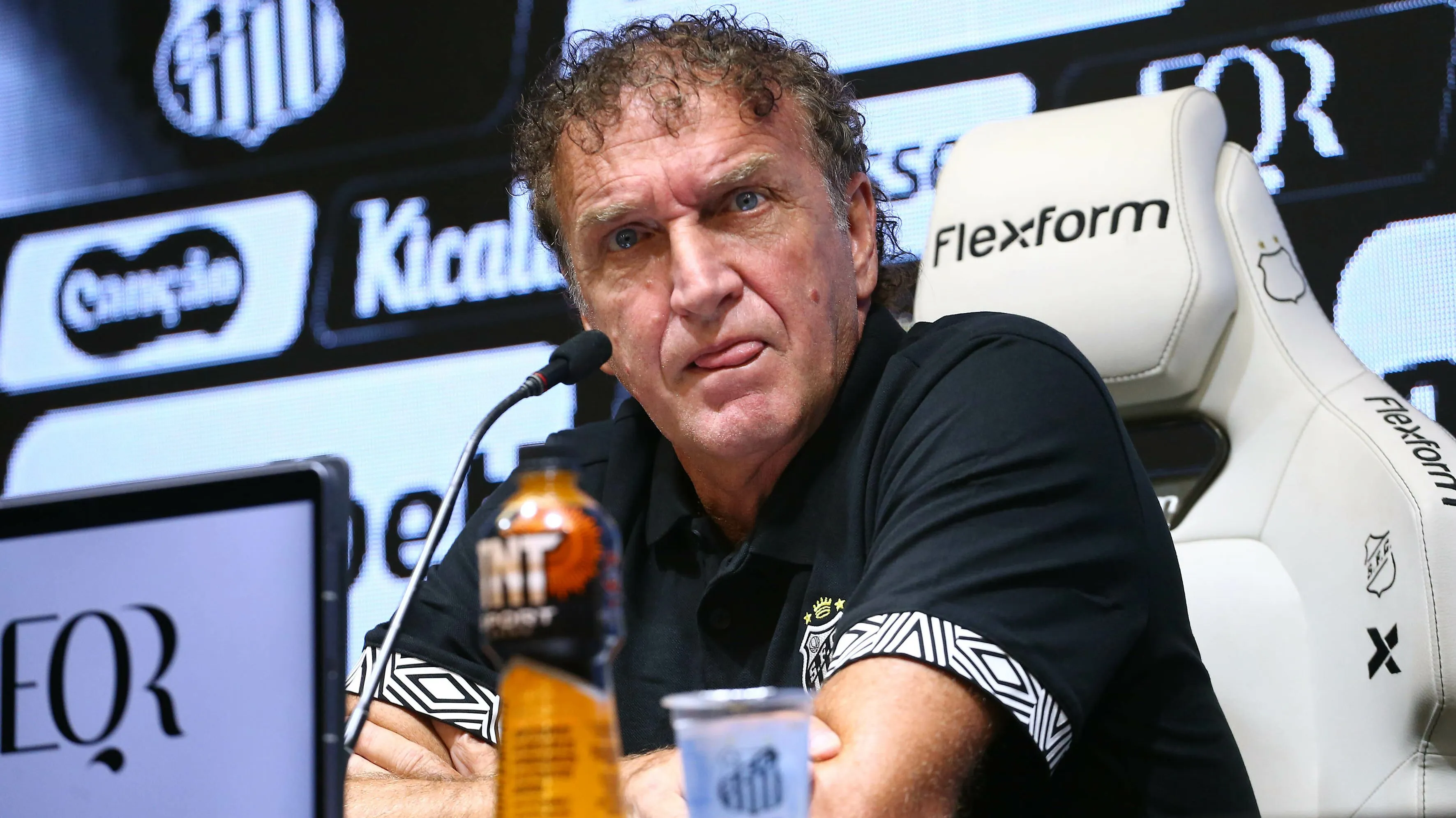 Cuca em coletiva pelo Santos FC. Foto: Mauricio De Souza/AGIF