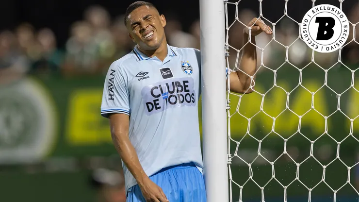 Carlos Vinicius teve seu gol anulado contra o Coritiba por impedimento Foto: Liamara Polli/AGIF