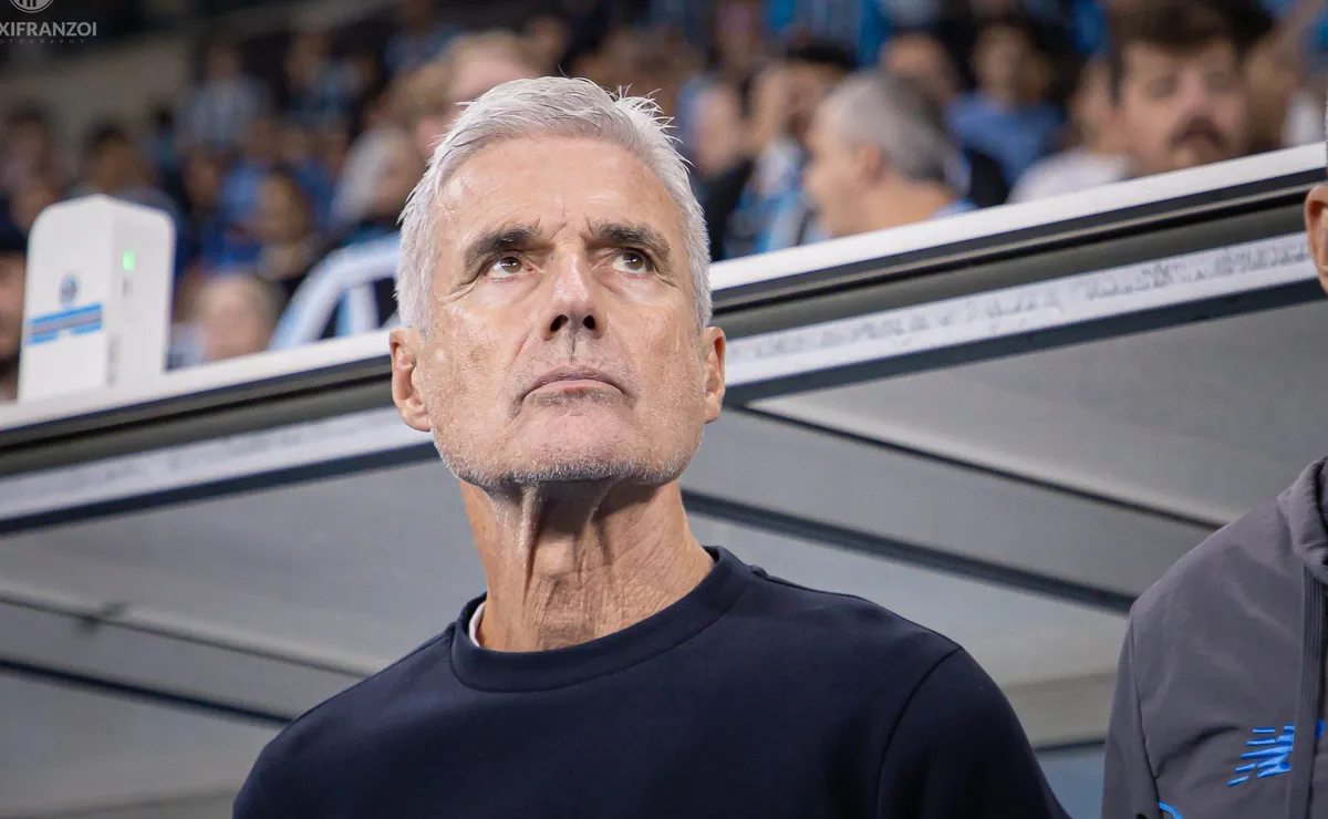 Luís Castro aposta em Gabriel Mec, e Grêmio derrota o Coritiba no Brasileirão