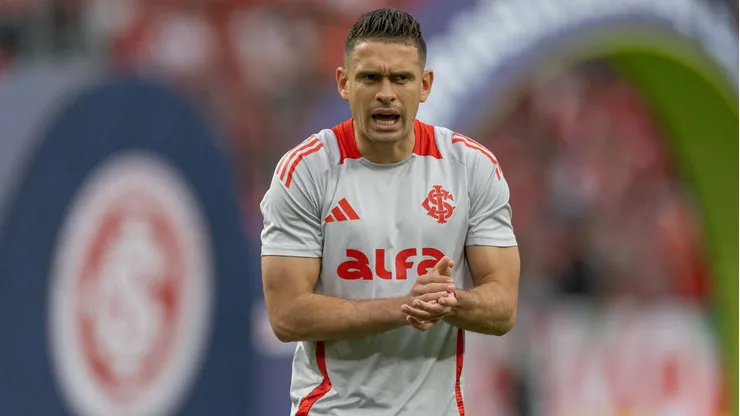 Rafael Borré jogador do Internacional durante partida contra o Gremio no estadio Beira-Rio pelo campeonato Brasileiro A 2025. Foto: Liamara Polli/AGIF