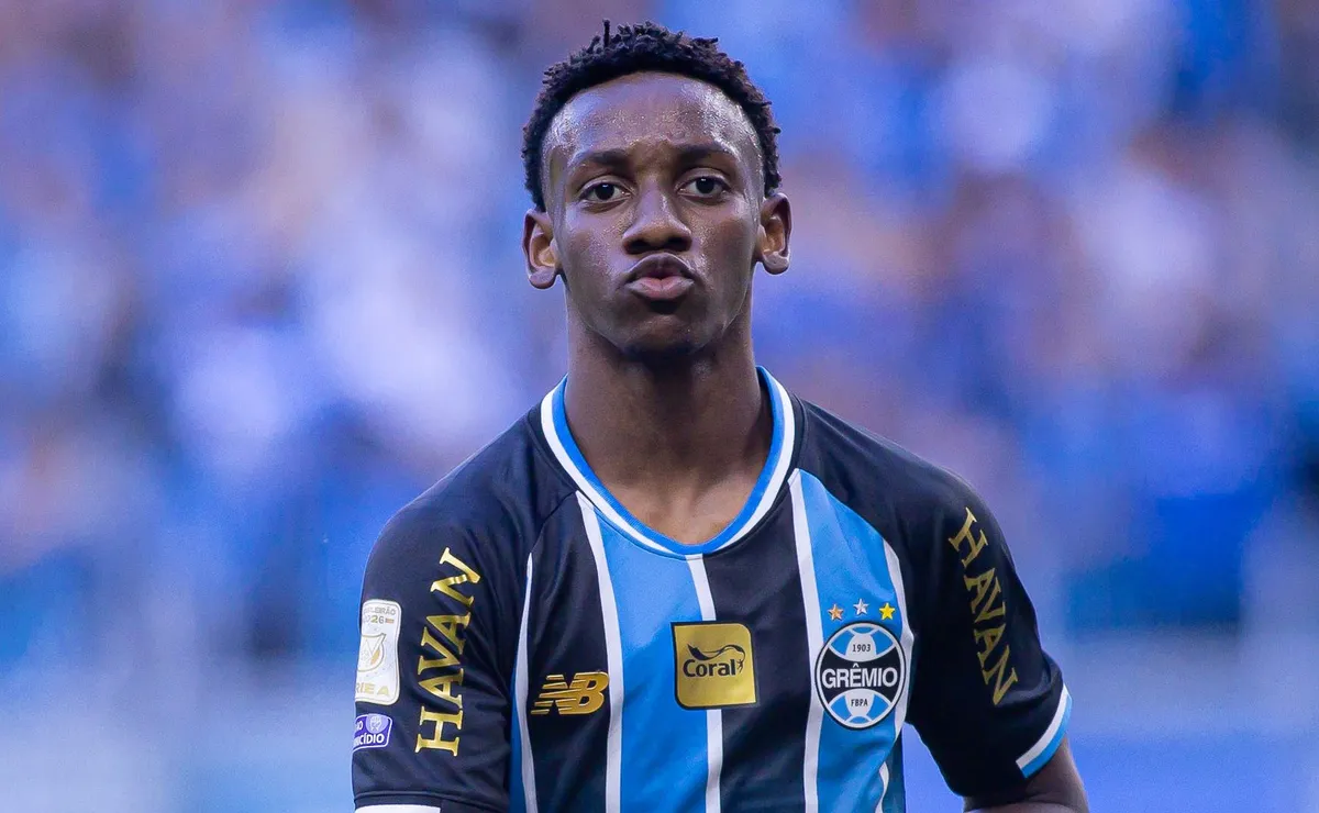 Grêmio aproveita vantagem numérica, pressiona o Coritiba e garante vitória importante em sua Arena