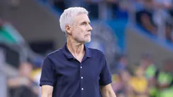 Luís Castro técnico do Grêmio durante partida contra o Coritiba no estádio Arena do Grêmio. Foto: Maxi Franzoi/AGIF