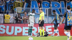 Expulsão em Grêmio x Coritiba.