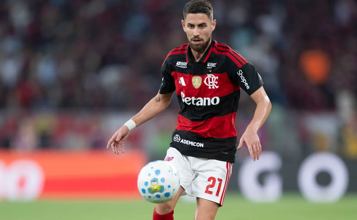 Jorginho volta a ser titular no Flamengo para enfrentar o Atlético-MG pelo Brasileirão
