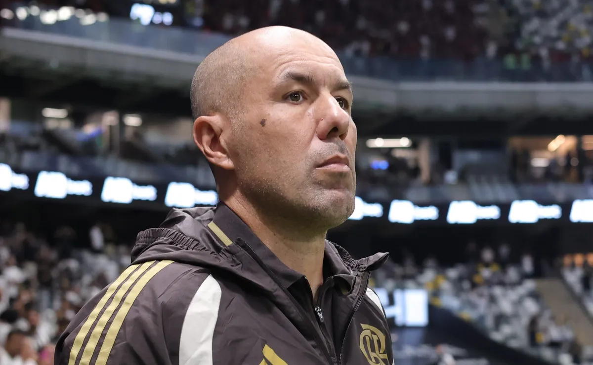 Leonardo Jardim aposta em Flamengo ofensivo e decisão reflete na goleada sobre o Atlético-MG