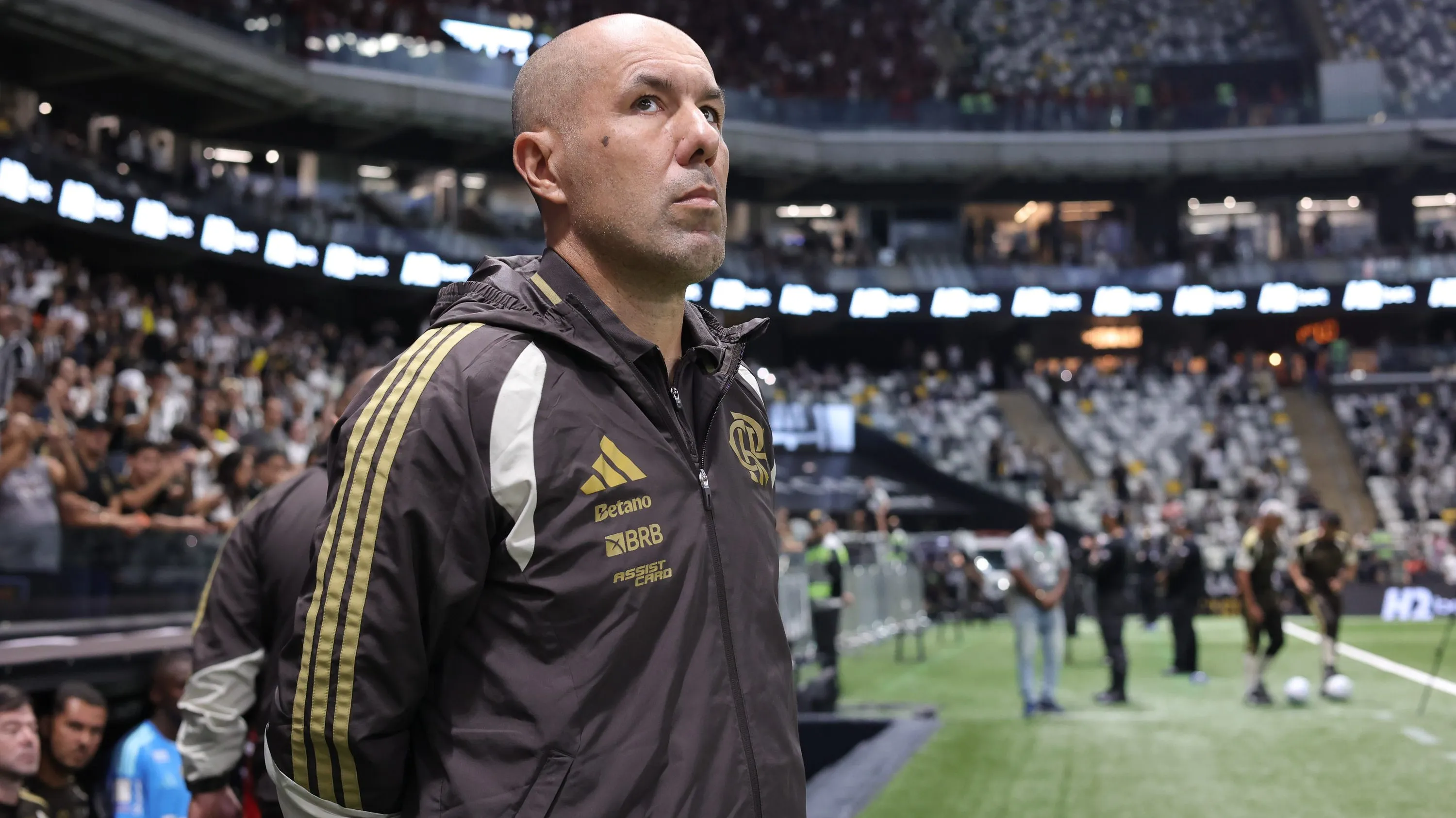 Leonardo Jardim entrou em detalhes sobre reviravolta de Platia – Foto: Gilson Lobo/AGIF