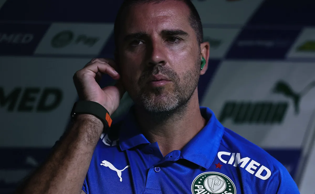 João Martins admite rendimento abaixo e expõe como Palmeiras superou ausência de Abel Ferreira