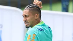 Raphinha em treino da Seleção Brasileira.