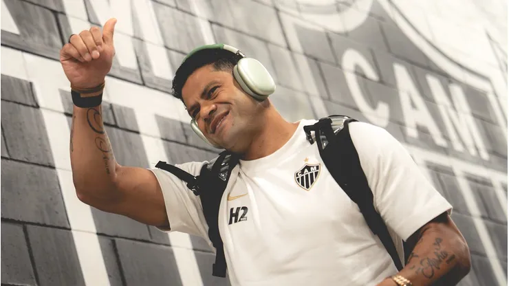 Hulk jogador do Atlético chegando na Arena MRV antes da partida contra o Flamengo
