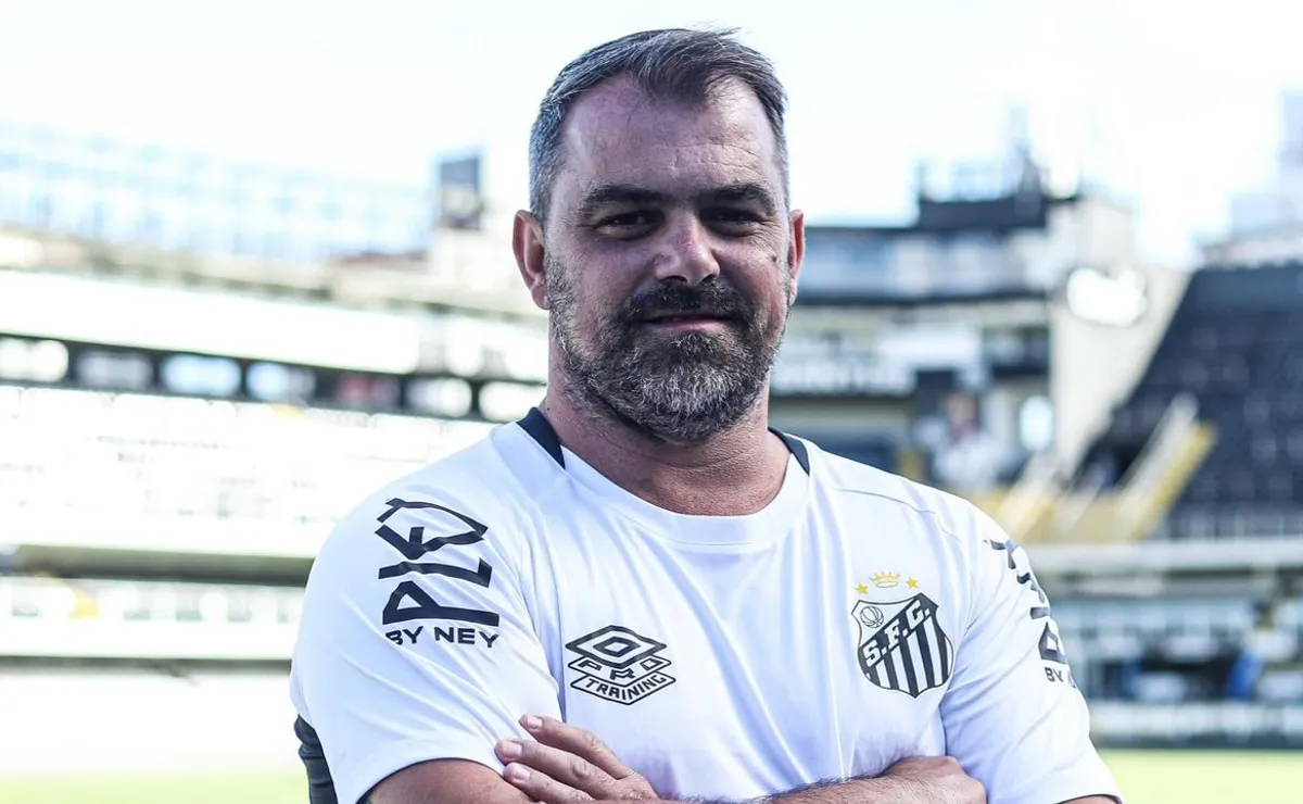 Auxiliar vai comandar o Santos em clássico contra o Palmeiras no Brasileirão Feminino