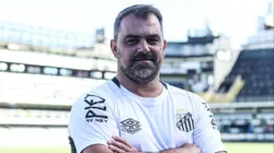 Auxiliar Bruno Barbosa comanda Sereias da Vila contra o Palmeiras - Foto: Reinaldo Campos/Santos