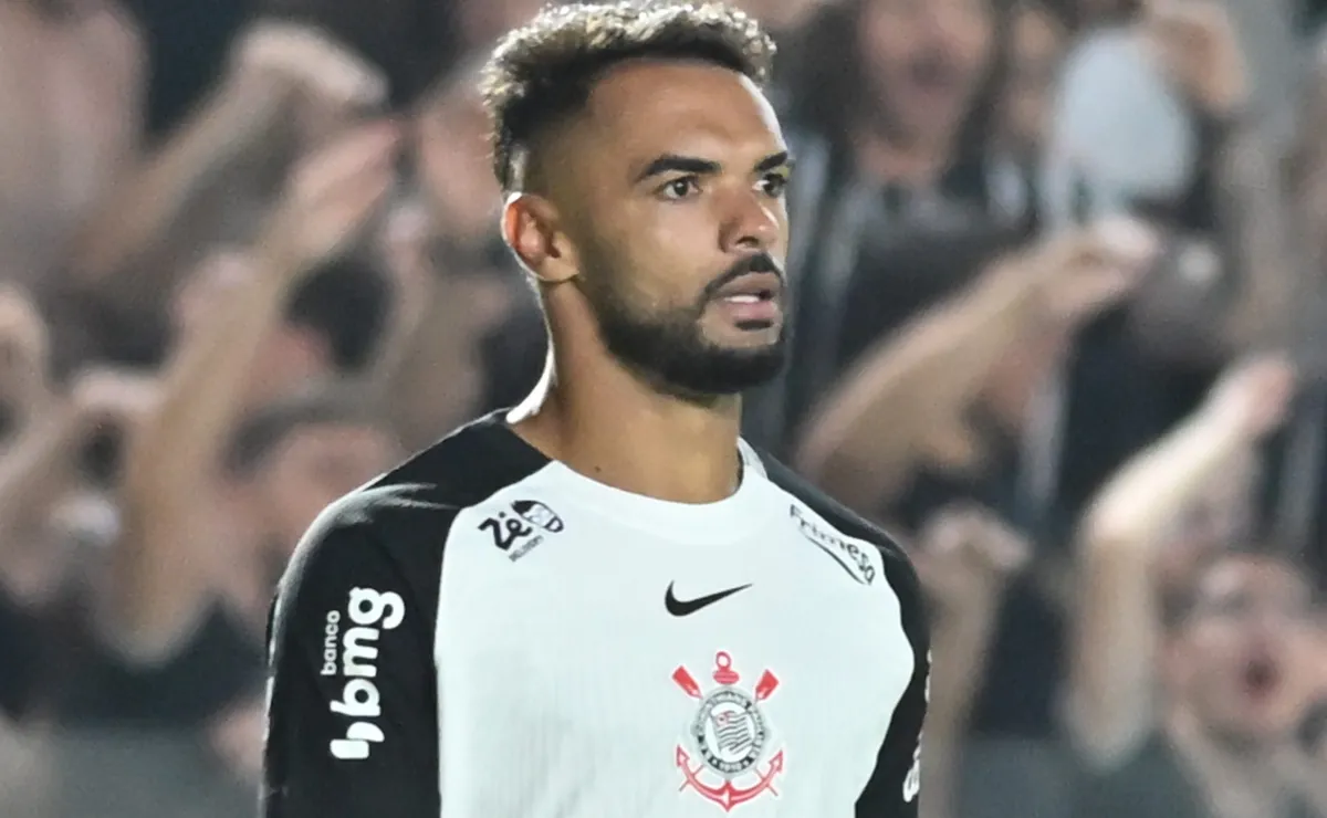 Raniele avalia ataque do Vasco após vitória do Corinthians
