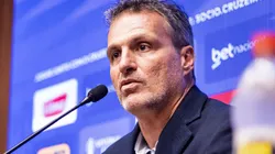 Diretor monitora o mercado - Foto: Gustavo Aleixo/Cruzeiro.