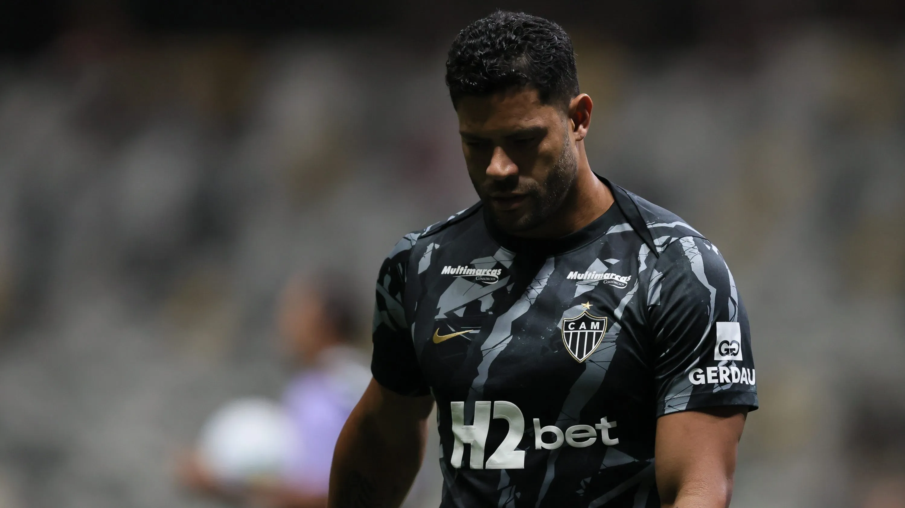 Hulk durante aquecimento antes da partida contra o Ceará na Arena MRV – Foto: Gilson Lobo/AGIF
