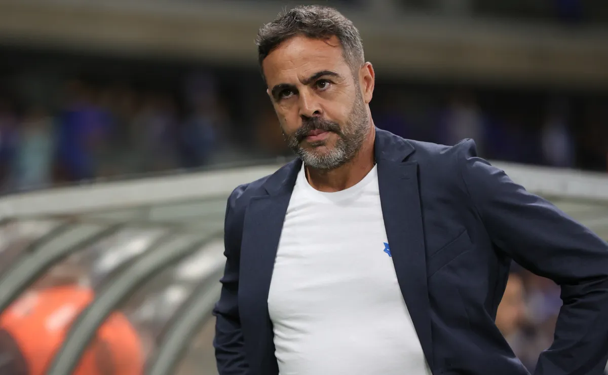 Walace e Japa perdem espaço no Cruzeiro com Artur Jorge; dupla ainda não atuou com o técnico