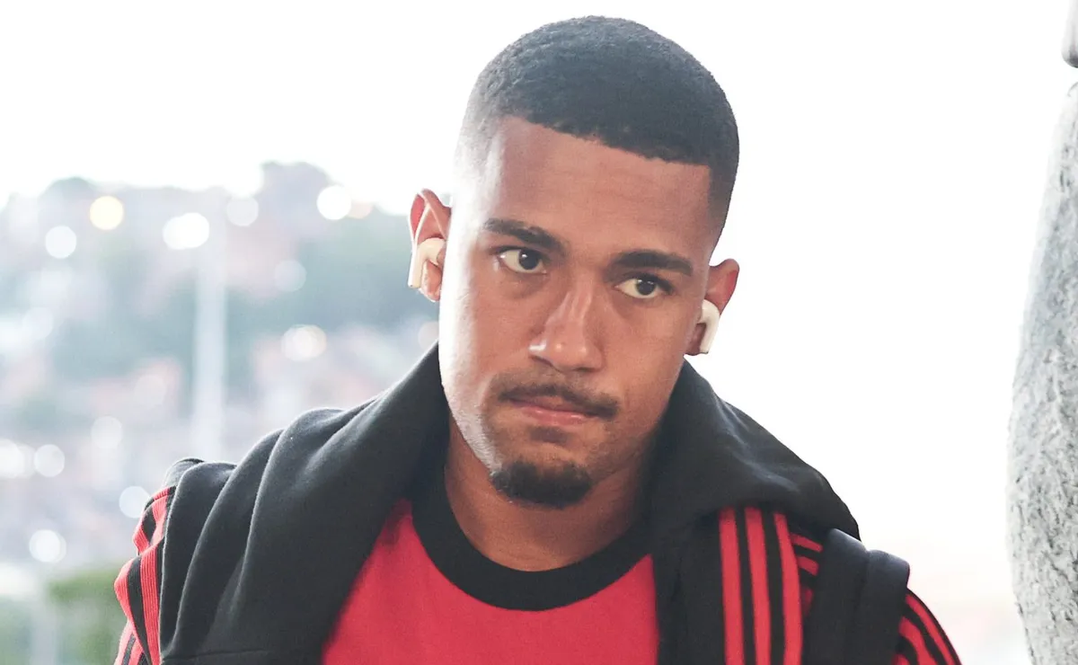 Samuel Lino dá declaração quente sobre Leonardo Jardim: “Ele não enche nossa cabeça com informações”