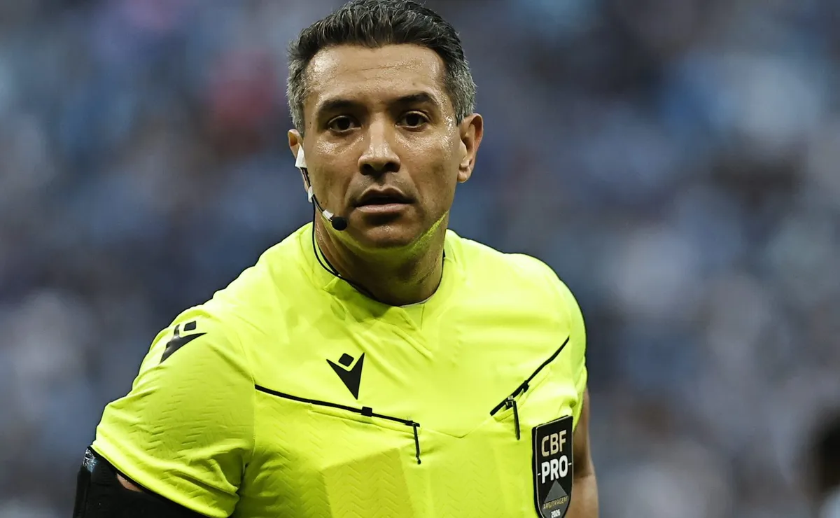 Felipe Fernandes expõe na súmula razão da expulsão de Luís Castro