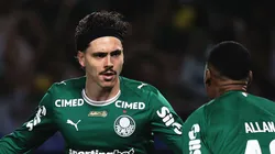 Maurício em campo com a camisa do Verdão.