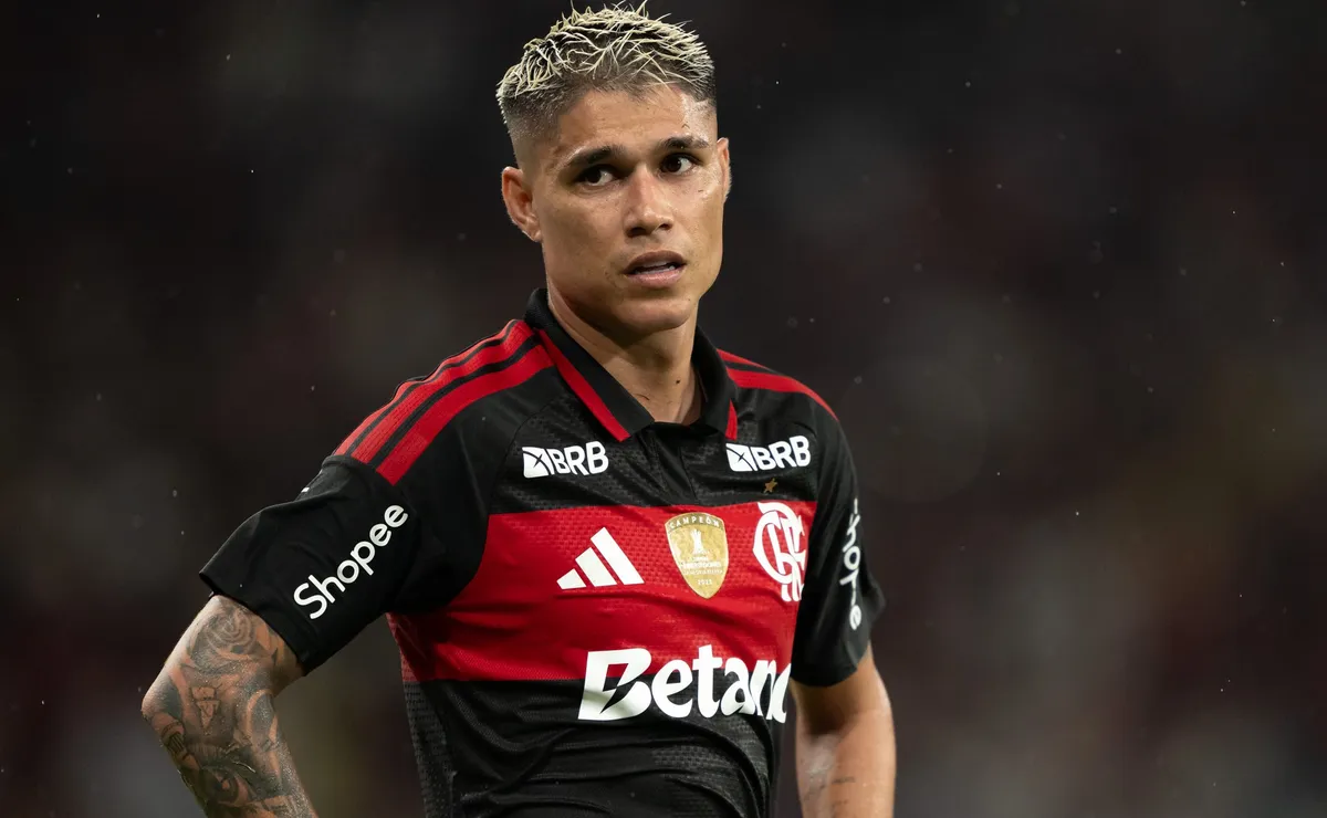Flamengo avalia saída de Luiz Araújo após perda de espaço com técnico Leonardo Jardim