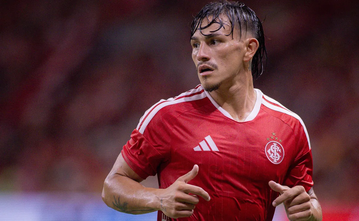 Bernabei vive boa fase no Internacional e destaca preferência em atuar na lateral: “Sinto mais liberdade”