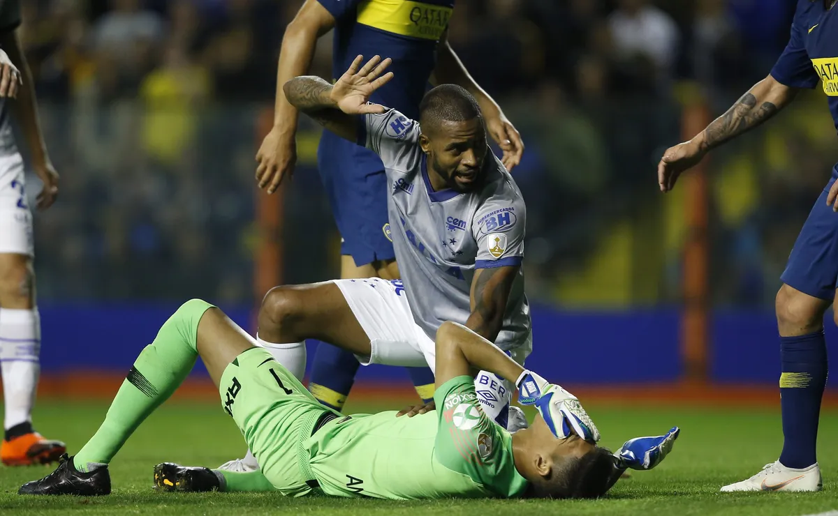 Cruzeiro e Boca Juniors revivem duelo marcado por expulsões de Dedé na Libertadores