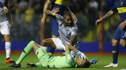 Lance de Dedé com o goleiro do Boca Jrs. (Photo by Demian Alday/Getty Images)