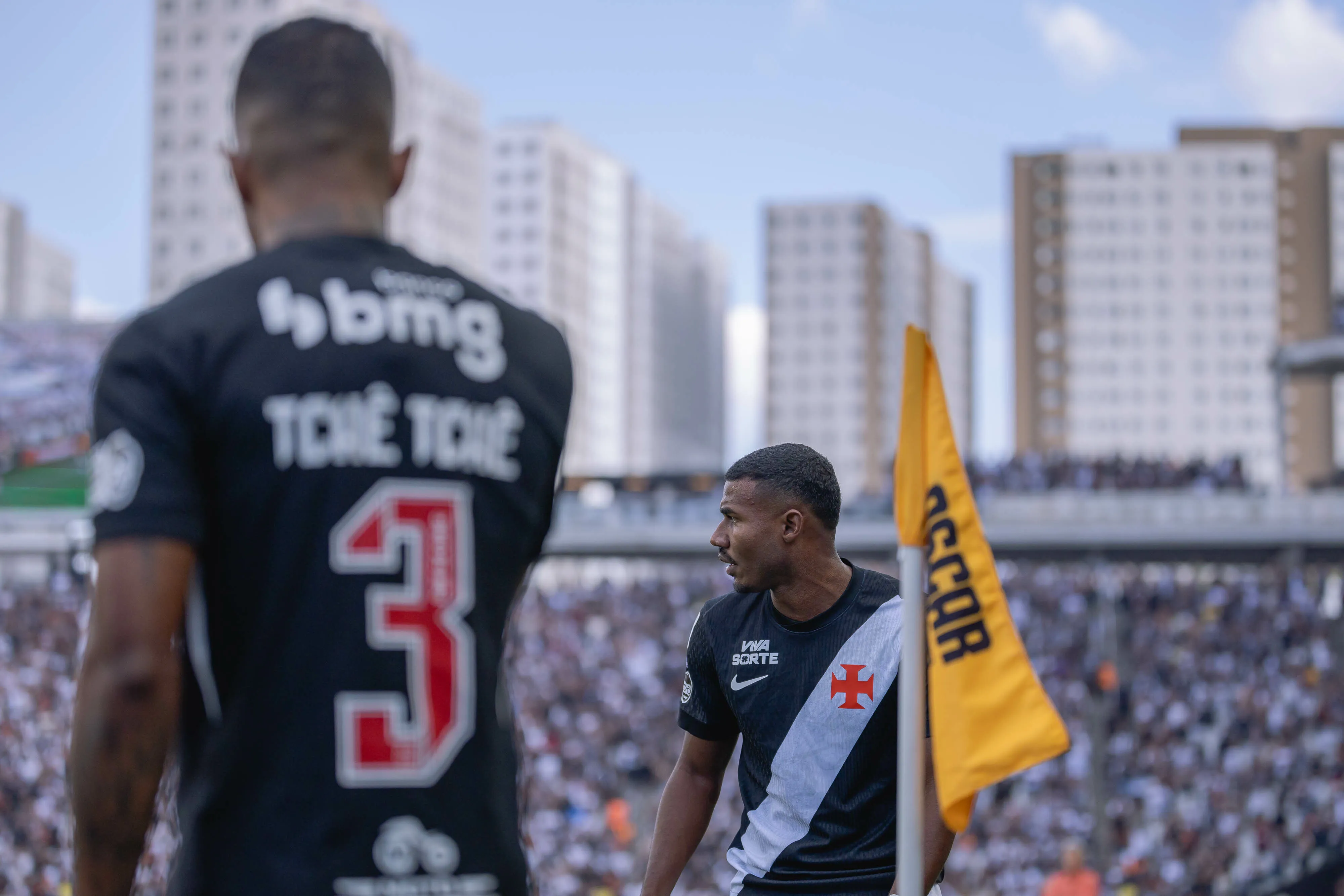 Vasco voltará a estampar patrocinador máster no uniforme após 100 dias de imbróglio – Foto: Ettore Chiereguini/AGIF