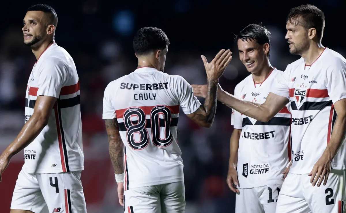 Líder isolado, São Paulo poupa titulares e visita o Millonarios pela Sul-Americana