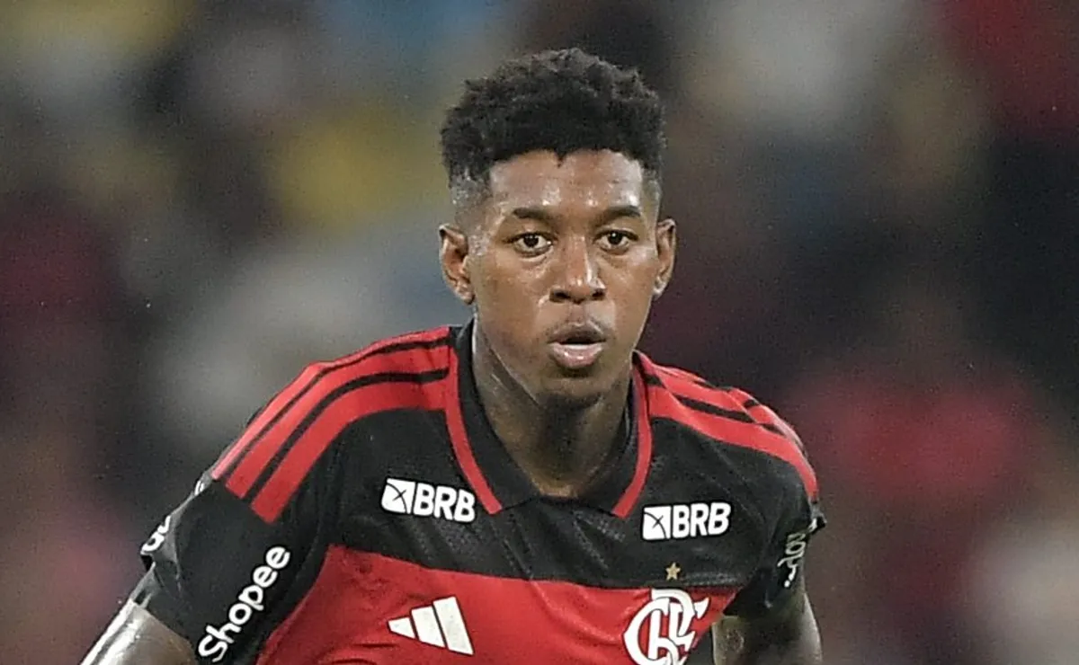 Vitão reaparece após sumiço no Flamengo e Leonardo Jardim justifica