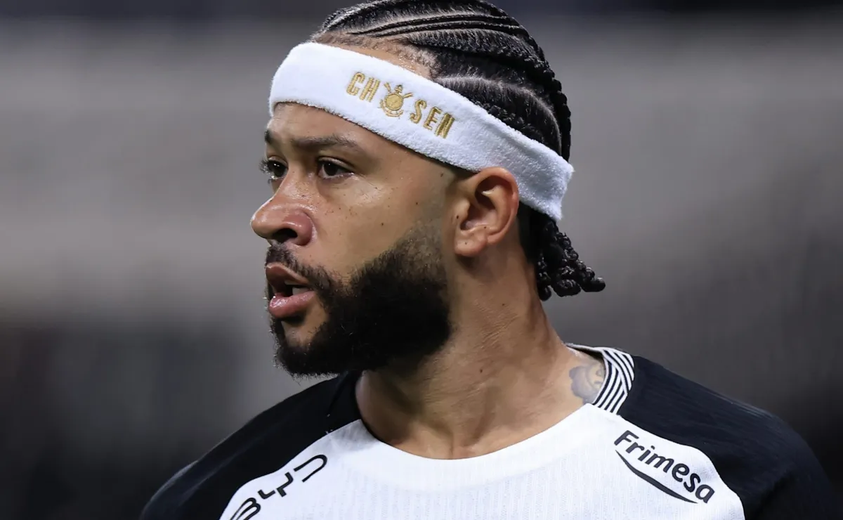 Renovação de Memphis ameaça reeleição de Stabile no Corinthians