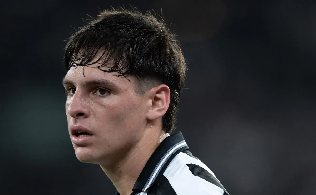 Precisando de dinheiro, Botafogo aguarda propostas para vender Montoro