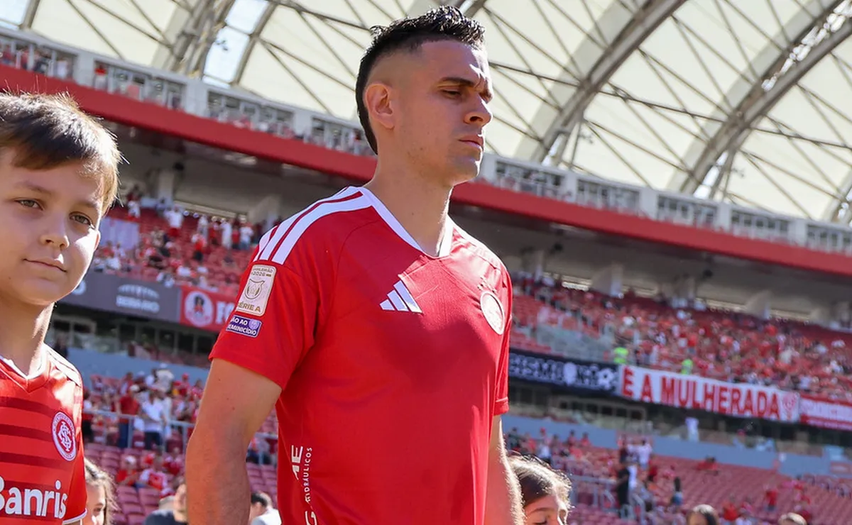 Coudet liga para Borré voltar ao River Plate e Internacional não pretende vendê-lo no meio do ano