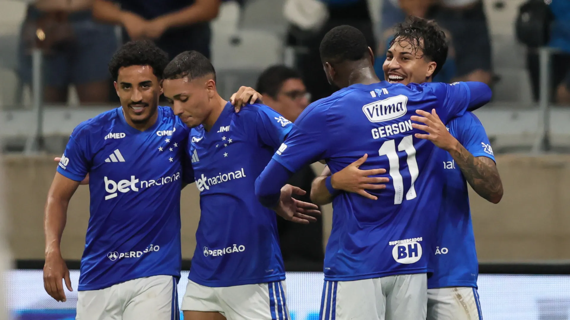 Jogadores do Cruzeiro comemorando – Foto: Gilson Lobo/AGIF