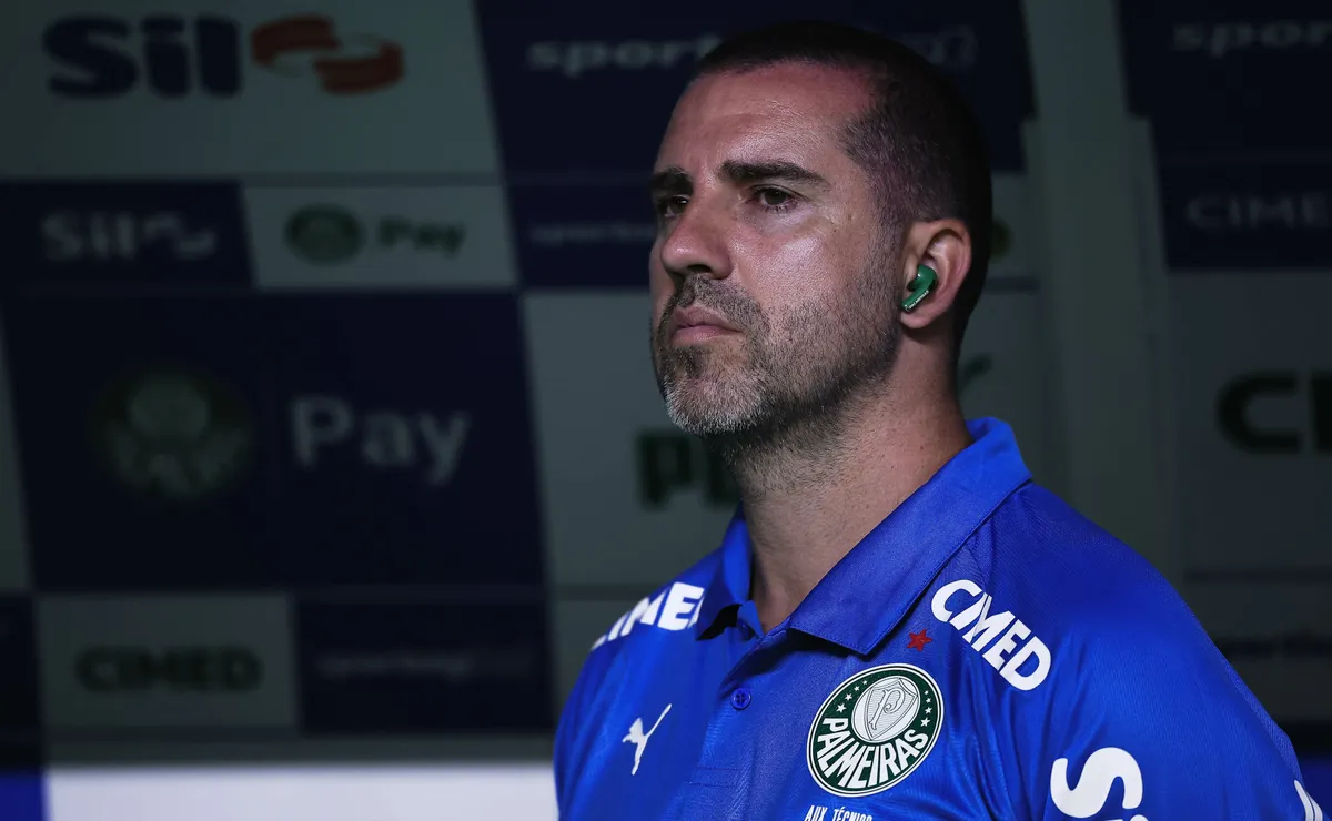 Palmeiras venceu três dos cinco jogos no Brasileirão sob o comando do auxiliar João Martins